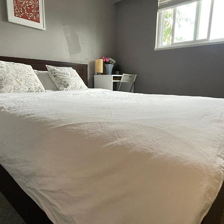 Private Room With Queen Bed In Richmond 202 Exteriör bild
